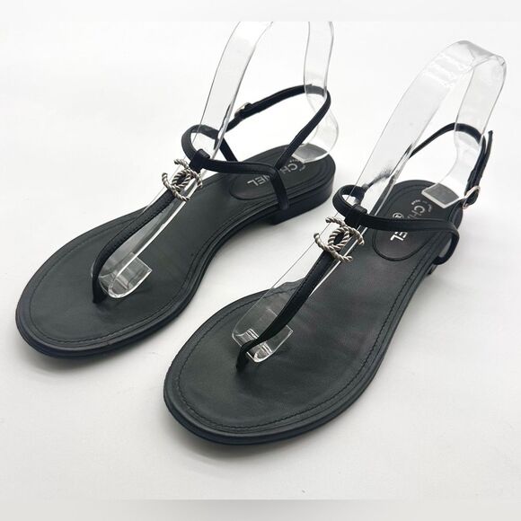 CHANEL CC Silver Logo Black Leather Thong T - Strap Sandals Flats EU 37 US 6-6.5 - Picture 13 of 14